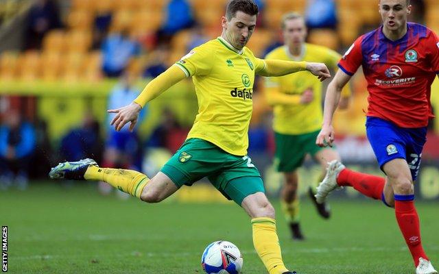 Kenny McLean scores