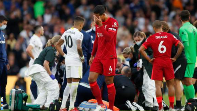 Players react to Harvey Elliott injury