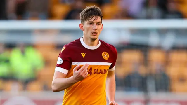 Steve Seddon in action for Motherwell