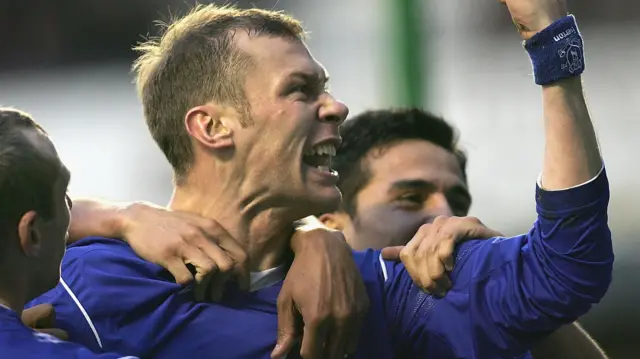 Duncan Ferguson celebrates a goal for Everton