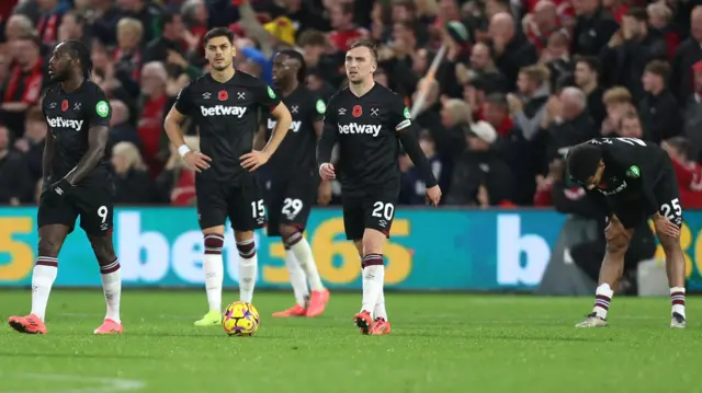 West Ham United stand dejected