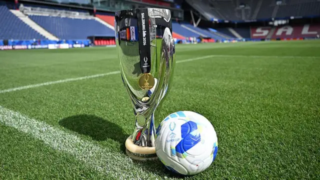 Super Cup trophy, medal and ball