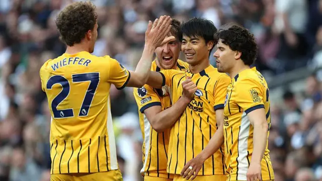 Kaoru Mitoma of Brighton & Hove Albion celebrates