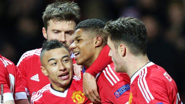 Marcus Rashford (centre)