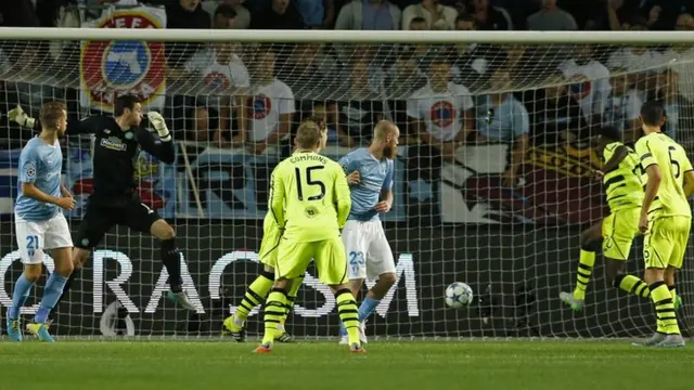 Dedryck Boyata scores an own goal