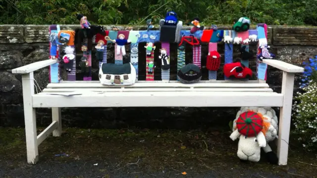 Yarnbomb bench in Ettrickbridge