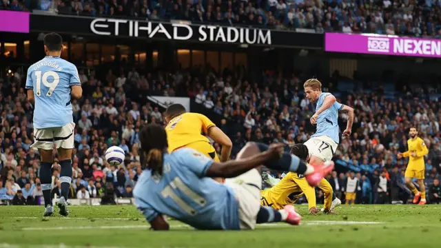 Kevin De Bruyne scores for Manchester City