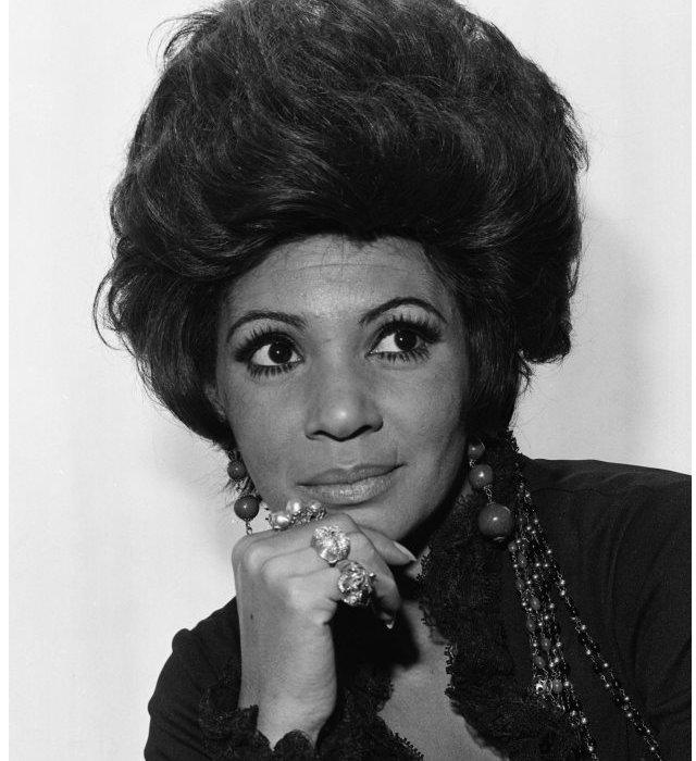 Shirley Bassey yn 1968