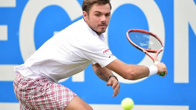 Stan Wawrinka hits a backhand