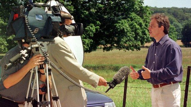 Tony Blair responds to IRA ceasefire in 1997