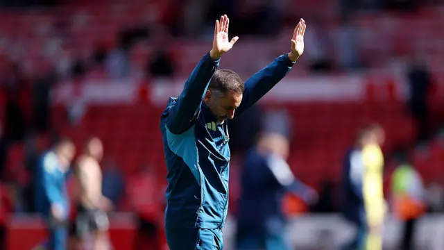 Vitor Pereira acknowledges the fans