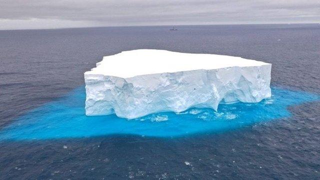 Icebergs carry material scraped from the bedrock of Antarctica