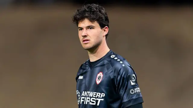 Senne Lammens playing for Royal Antwerp