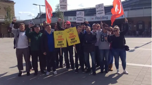 Reading picket line