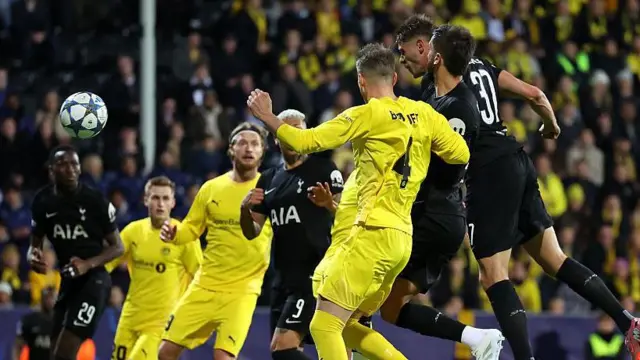 Micky van de Ven scores for Tottenham