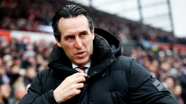 Unair Emery walks out for the game against Ipswich