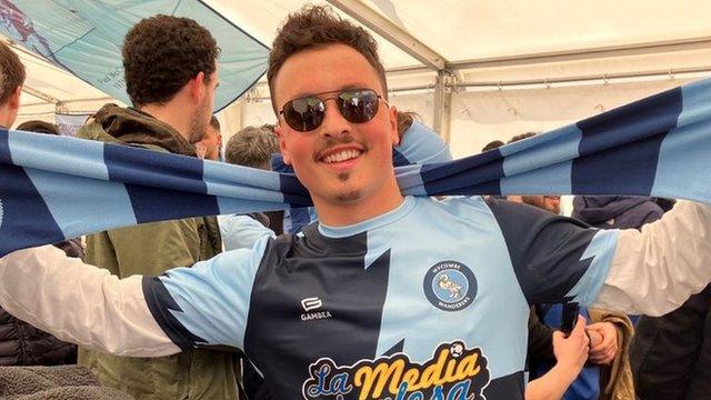 Spanish Wycombe Wanderers fan