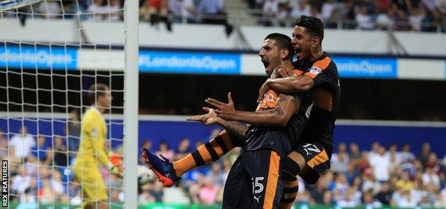 Aleksandar Mitrovic (left) and Ayoze Perez