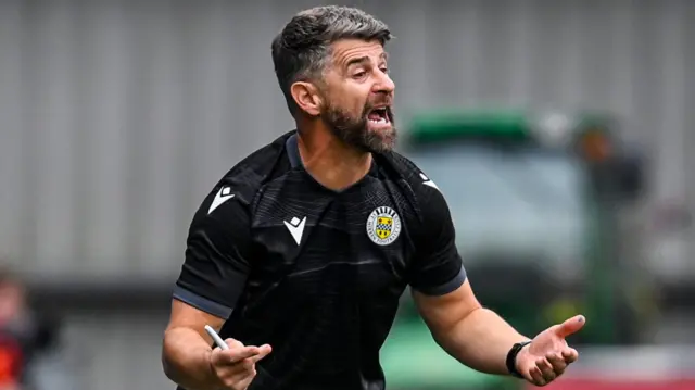 St Mirren manager Stephen Robinson