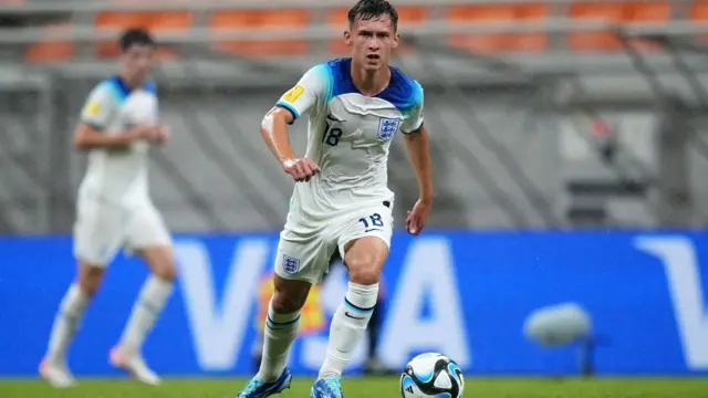 Chris Rigg of England runs with the ball during the FIFA U-17 World Cup Group C match between England and IR Iran at Jakarta International Stadium on November 14, 2023 in Jakarta, Indonesia