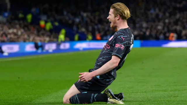 Kevin De Bruyne celebrates