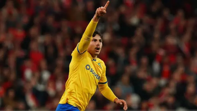 Rodrigo Gomes celebrates for Estoril