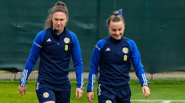 Kirsty Howat (R) with Scotland teammate Kelly Clark