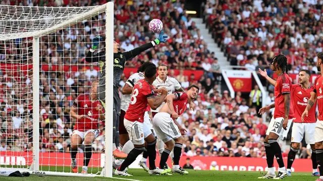 Arsenal score from corner