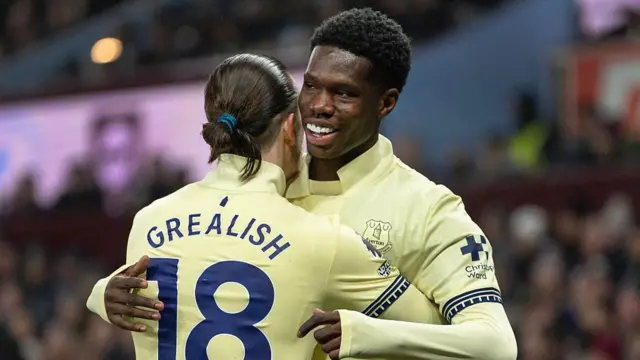 Thierno Barry of Everton celebrates