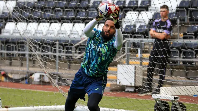 Lawrence Vigouroux in Swansea training