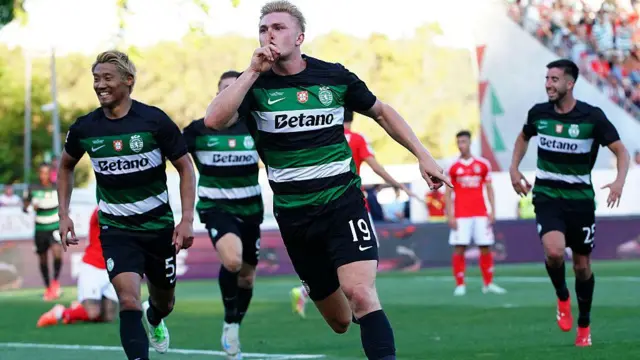 Viktor Gyoekers celebrates a goal for Sporting Lisbon