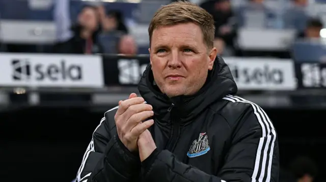 Eddie Howe applauds