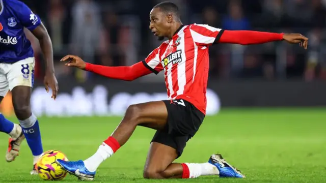 Joe Aribo of Southampton in action against Leicester