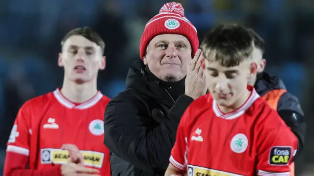 Jim Magilton with Keevan Hawthorne and Conor Barr