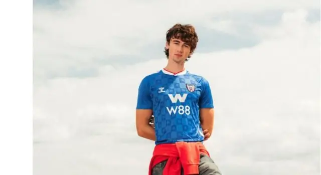 Sunderland's 2025-26 away strip is modelled