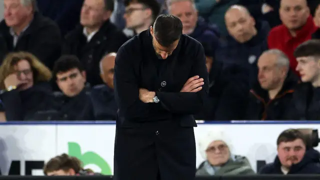 Ruud van Nistelrooy with his head down