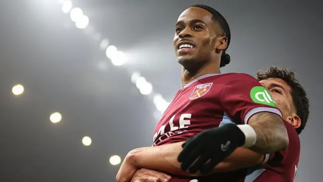 Summerville celebrates for West Ham