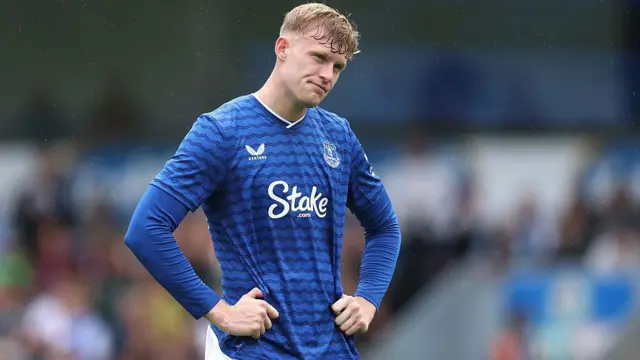 Jarrad Branthwaite in action for Everton