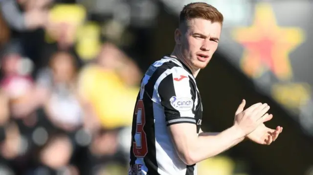 Connor Ronan playing for St Mirren
