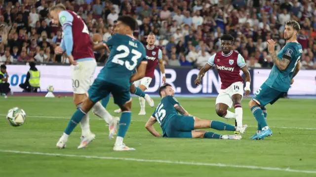 Jarrod Bowen scoring for West Ham