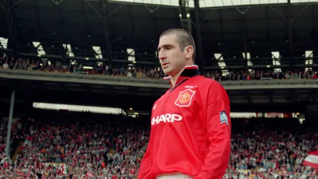 Eric Cantona walks out at Wembley for Manchester United