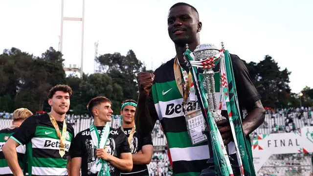 Ousmane Diomande winning the Portugese cup with Sporting