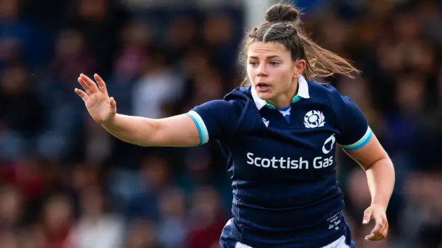 Scotland back Lisa Thomson