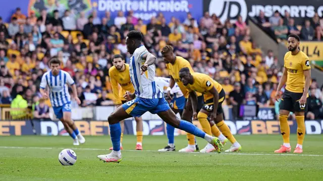 Danny Welbeck scores