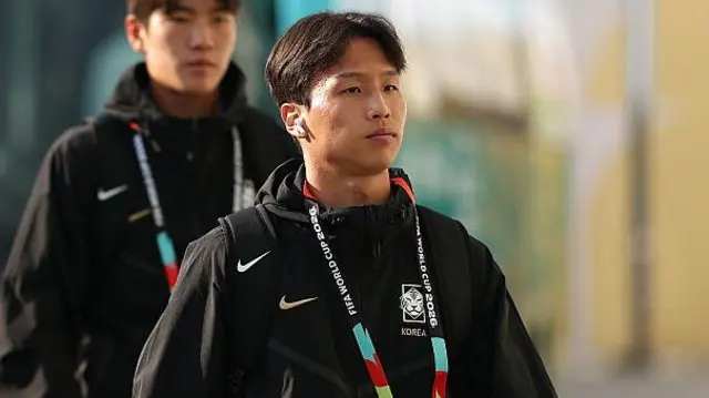 Eom Jisung arrives at South Korea's World Cup game against South Africa 