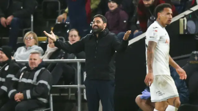 Vitor Matos on the touchline 