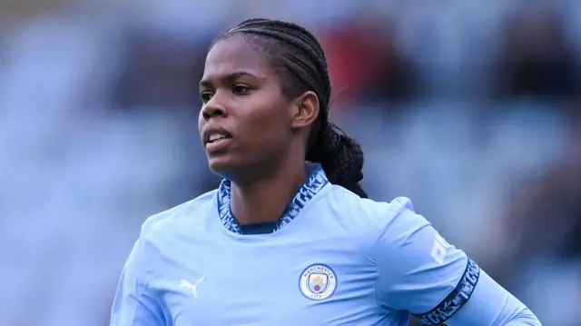 Bunny Shaw in action for Manchester City