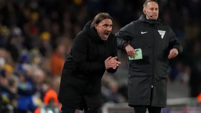 Daniel Farke shouts encouragement from the sidelines at Elland Road