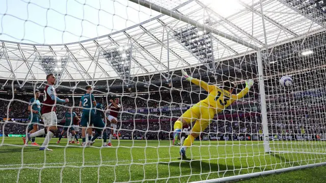 Niclas Fuellkrug of West Ham United scores