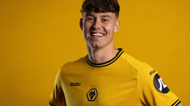 Jorgen Strand Larsen in Wolves' home shirt for 2024-25 season